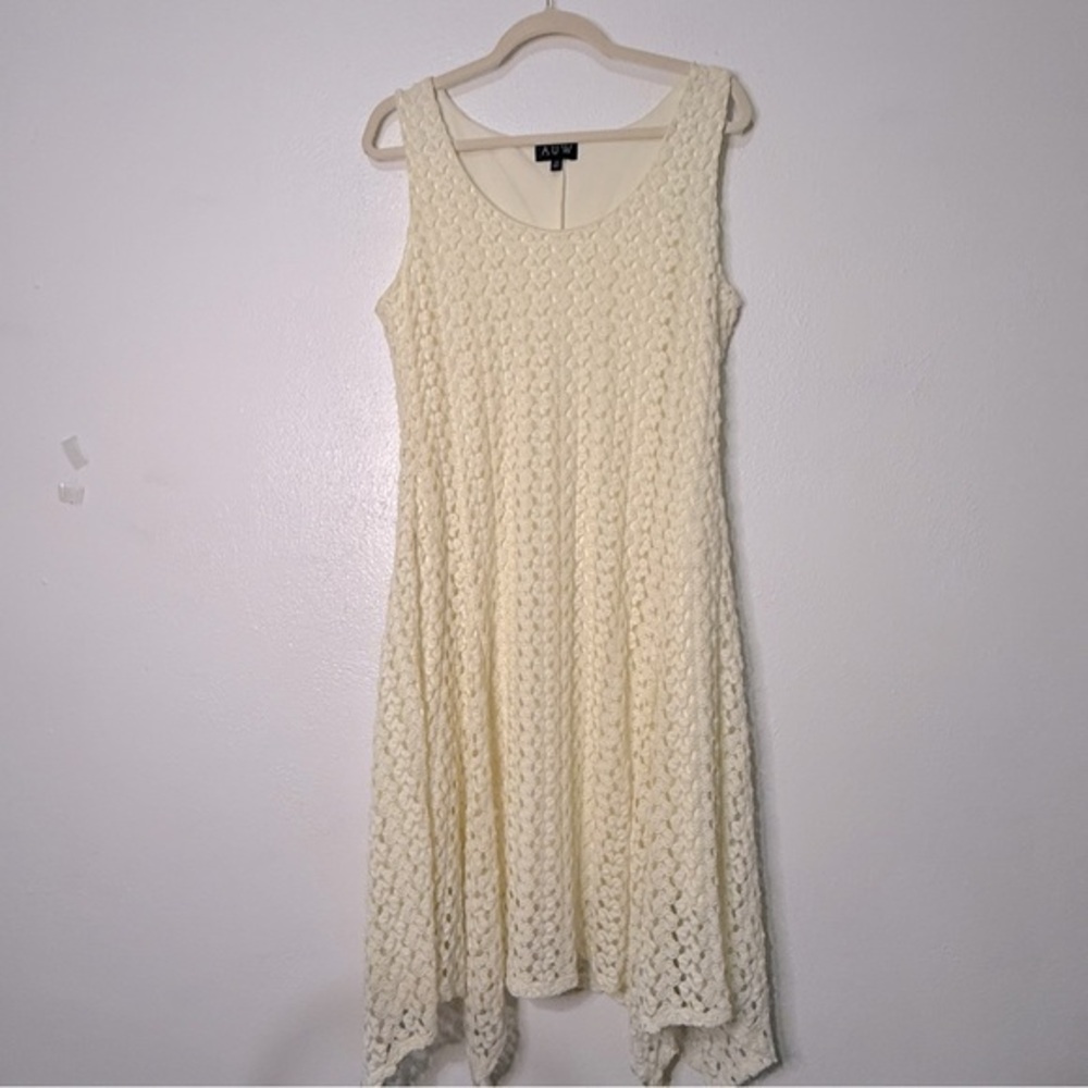 AUW Elegant Cream Sleeveless Dress, fully lined, Sz 12.